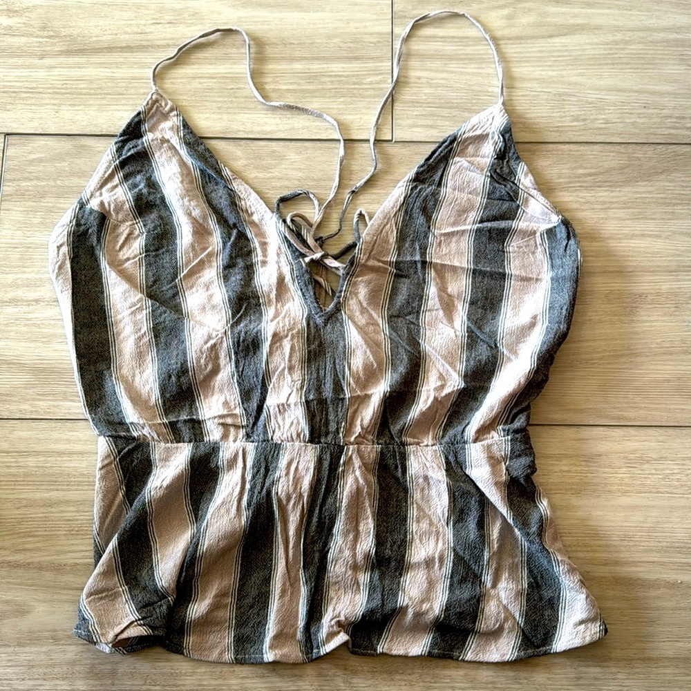 Volcom strappy crop top Size small